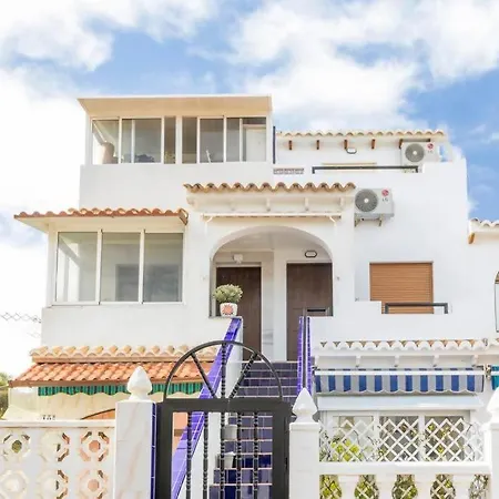Апартаменты Pink Torreblanca Торевьиа